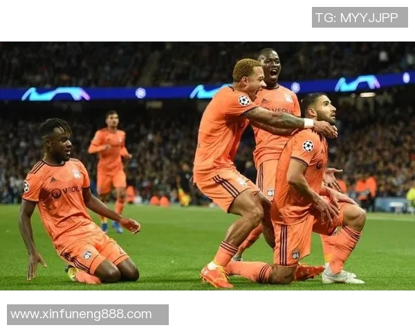 小组赛F组精彩对决里昂与曼城谁能笑到最后